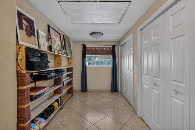 270 NE 42nd Street, Oakland Park, FL 33334