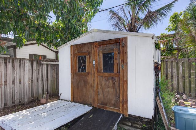 270 NE 42nd Street, Oakland Park, FL 33334