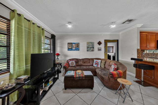 270 NE 42nd Street, Oakland Park, FL 33334