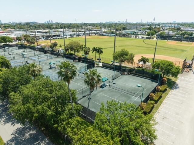 270 NE 42nd Street, Oakland Park, FL 33334