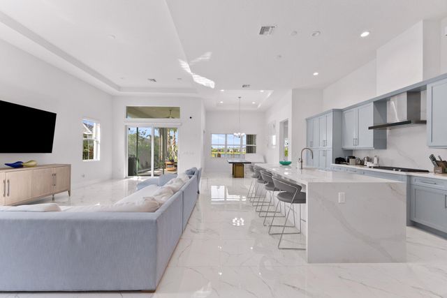 10145 Timber Creek Way, Palm Beach Gardens, FL 33412