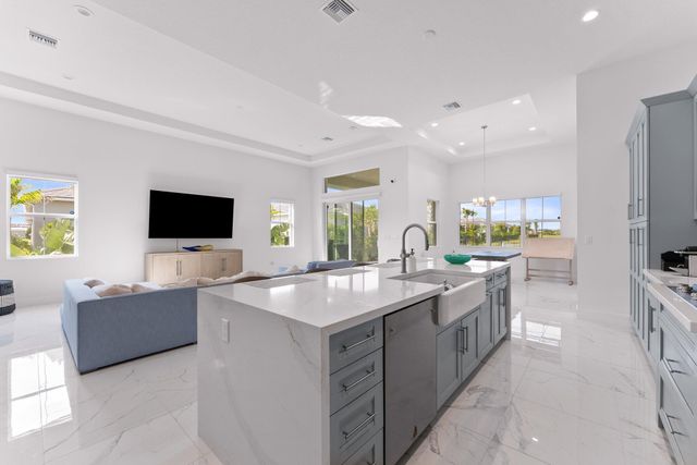 10145 Timber Creek Way, Palm Beach Gardens, FL 33412
