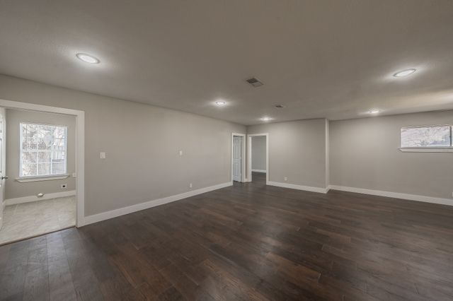 2204 Dunloe Avenue, Dallas, TX 75228