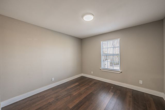 2204 Dunloe Avenue, Dallas, TX 75228