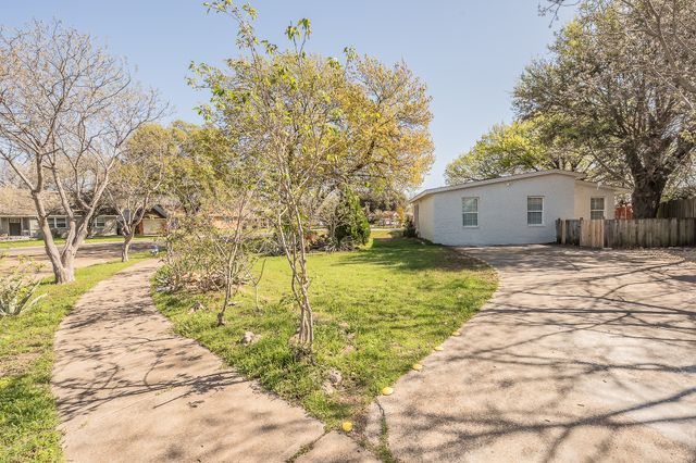 2204 Dunloe Avenue, Dallas, TX 75228