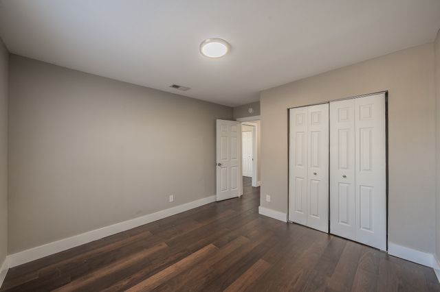 2204 Dunloe Avenue, Dallas, TX 75228