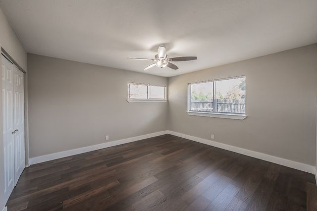 2204 Dunloe Avenue, Dallas, TX 75228