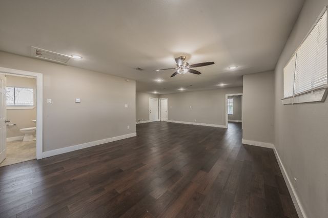 2204 Dunloe Avenue, Dallas, TX 75228