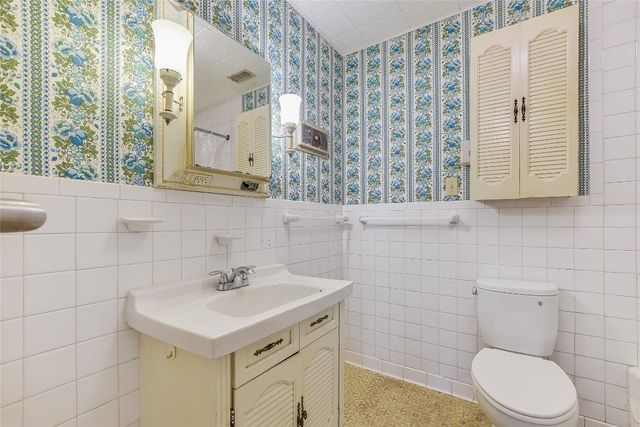 503 Colorado ST, Smithville, TX 78957