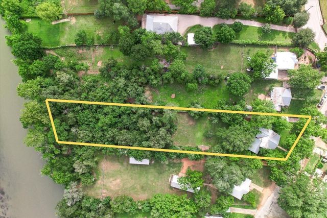 503 Colorado ST, Smithville, TX 78957