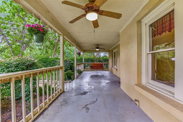 503 Colorado ST, Smithville, TX 78957