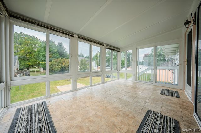 93 Harding Road, Amherst, NY 14221