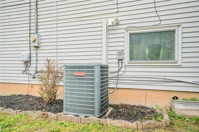 93 Harding Road, Amherst, NY 14221