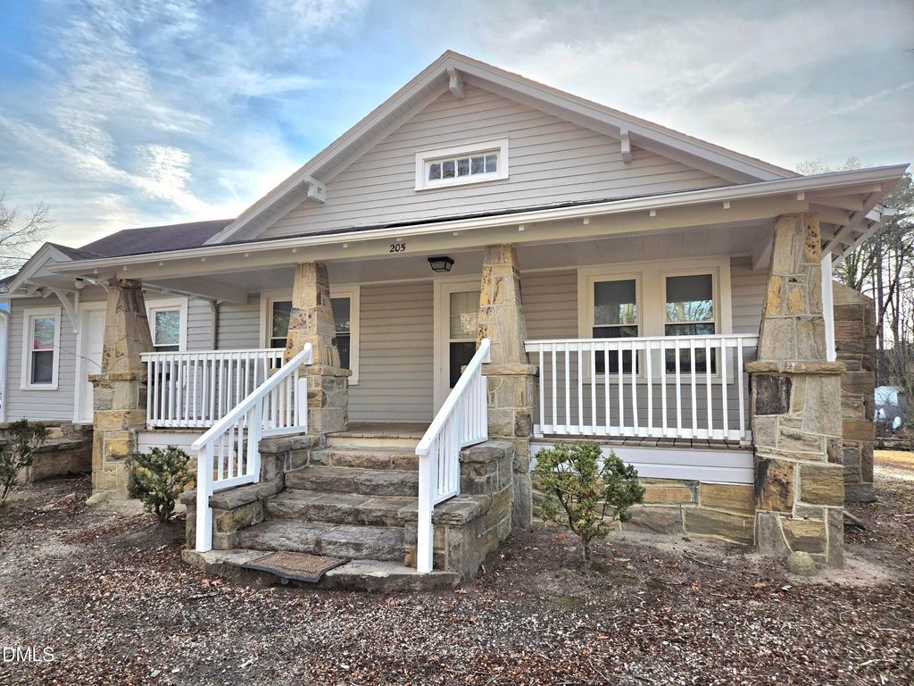 205 N Smithfield Road, Knightdale, NC 27545