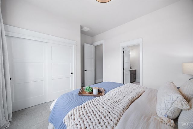 4514 W Durango Dr, Meridian, ID 83646