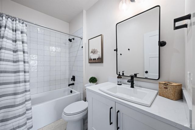 4514 W Durango Dr, Meridian, ID 83646