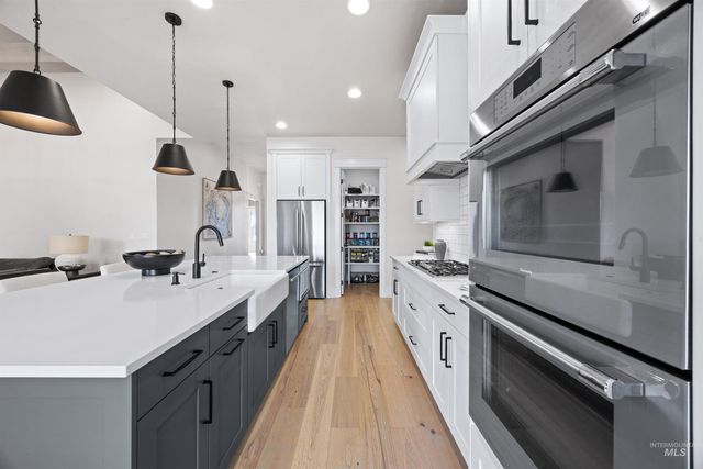 4514 W Durango Dr, Meridian, ID 83646