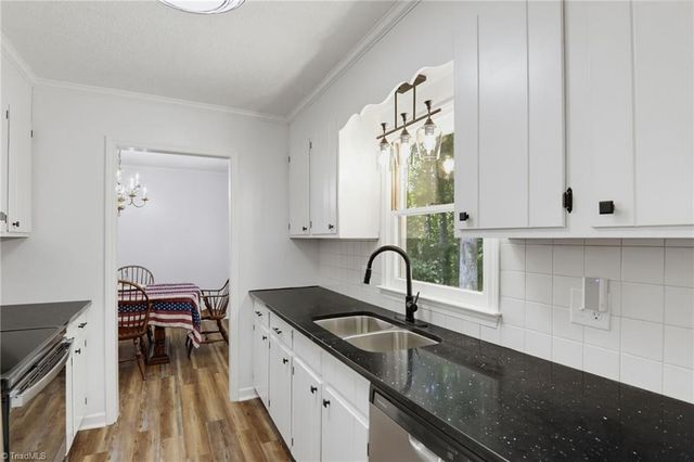 370 Tamworth Drive, Clemmons, NC 27012