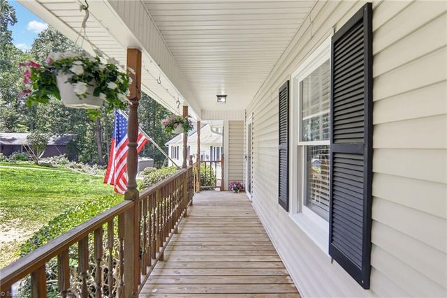 370 Tamworth Drive, Clemmons, NC 27012