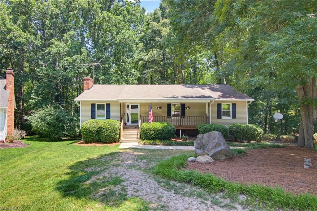 370 Tamworth Drive, Clemmons, NC 27012