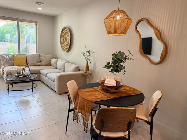 7403 W Barrel Racer Road, Tucson, AZ 85743
