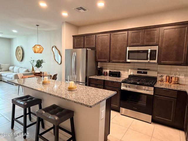 7403 W Barrel Racer Road, Tucson, AZ 85743