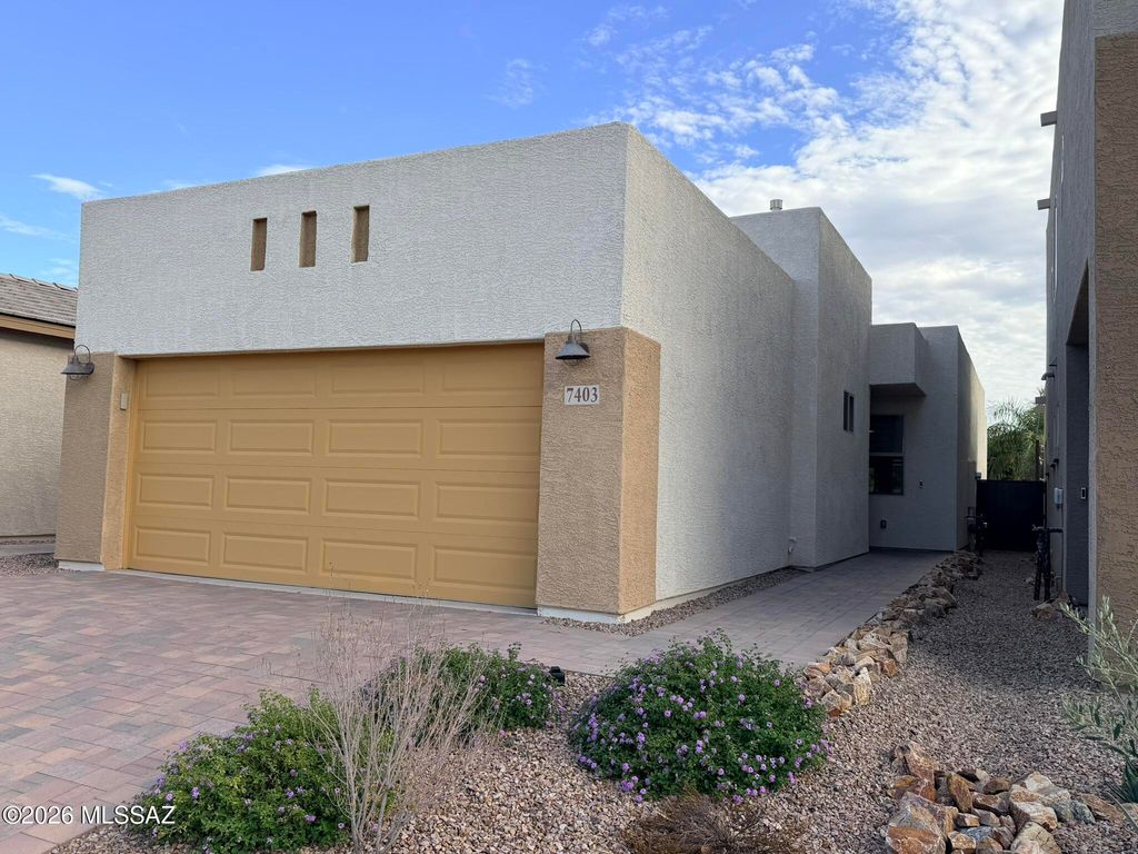 7403 W Barrel Racer Road, Tucson, AZ 85743
