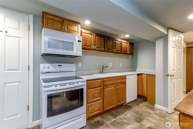 98 31st Avenue, Milton, WA 98354