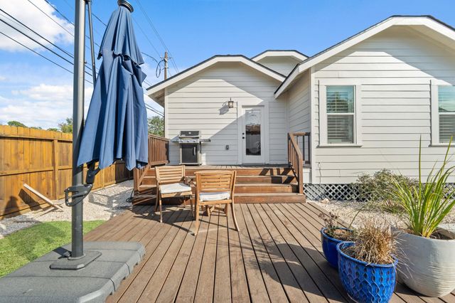 1311 Walton Street, Houston, TX 77009