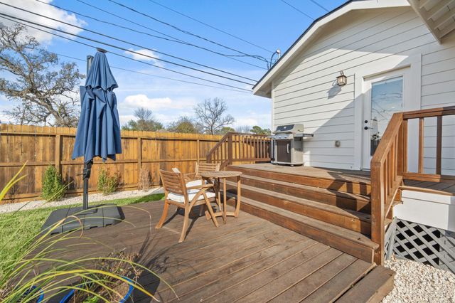 1311 Walton Street, Houston, TX 77009