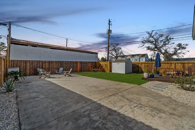 1311 Walton Street, Houston, TX 77009