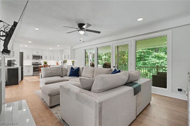 10385 King Coe Lane, Strongsville, OH 44149