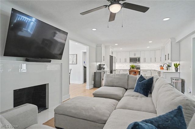 10385 King Coe Lane, Strongsville, OH 44149