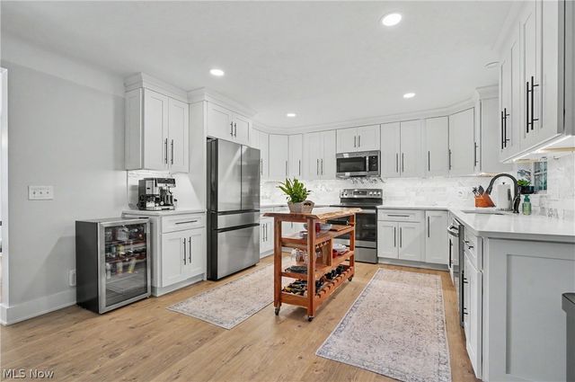 10385 King Coe Lane, Strongsville, OH 44149