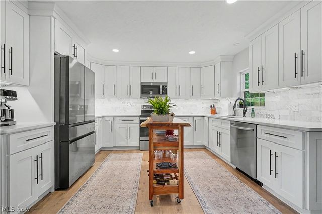 10385 King Coe Lane, Strongsville, OH 44149
