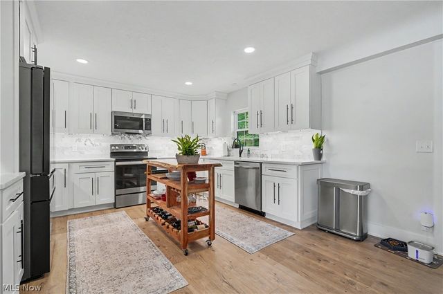 10385 King Coe Lane, Strongsville, OH 44149