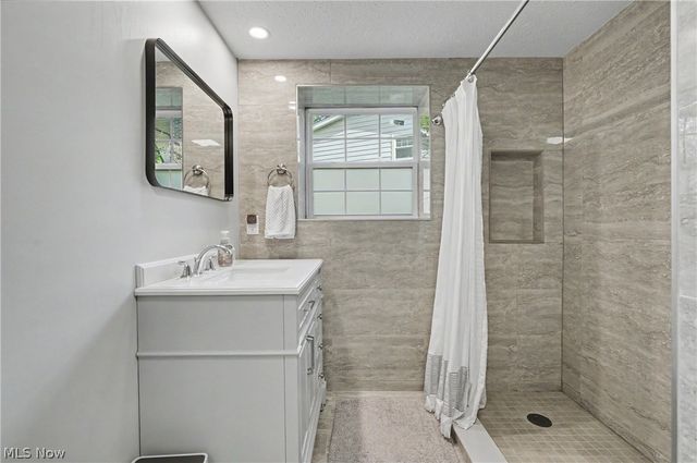 10385 King Coe Lane, Strongsville, OH 44149