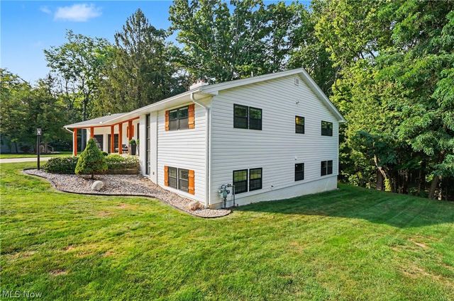 10385 King Coe Lane, Strongsville, OH 44149