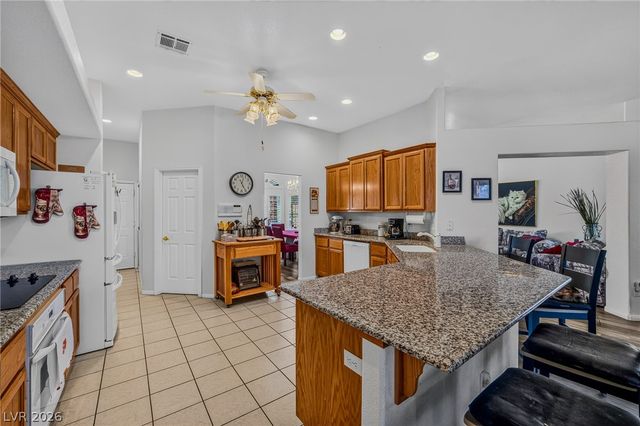 2421 South Yakima Avenue, Pahrump, NV 89048