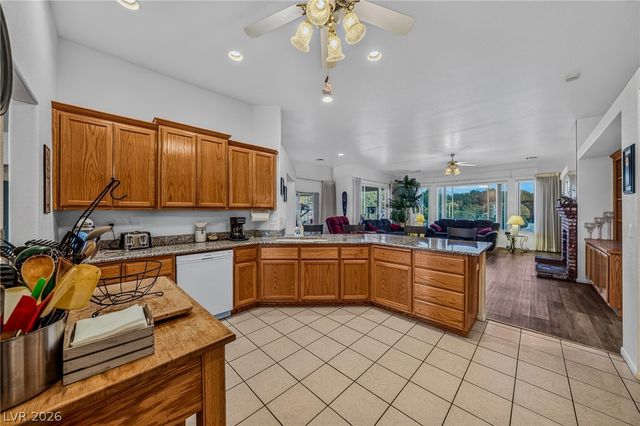 2421 South Yakima Avenue, Pahrump, NV 89048