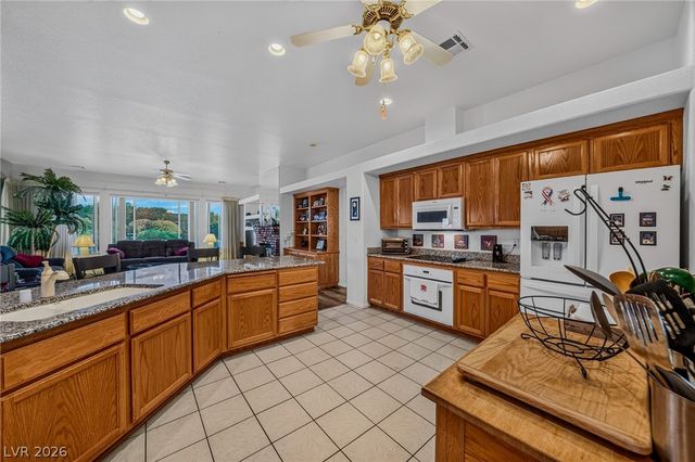 2421 South Yakima Avenue, Pahrump, NV 89048