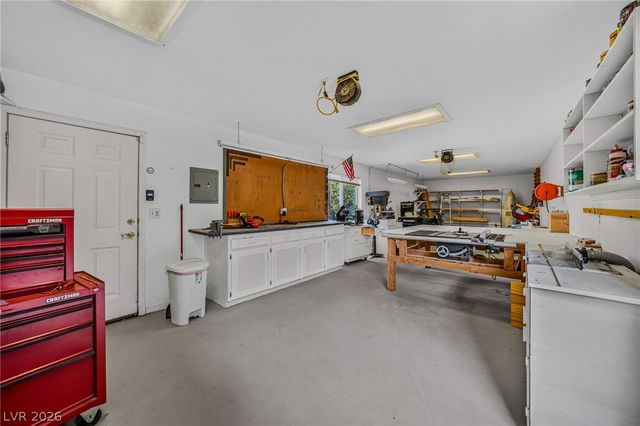 2421 South Yakima Avenue, Pahrump, NV 89048