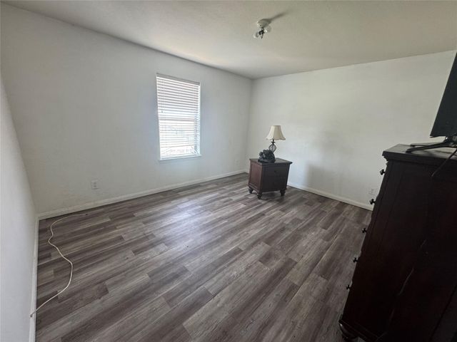 6915 Musclewood Road, Baytown, TX 77521