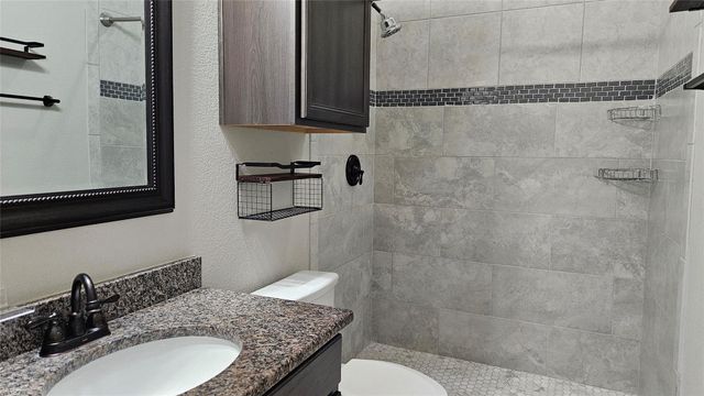 124 S Kanaio DR, Bastrop, TX 78602