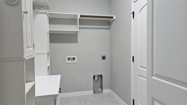 124 S Kanaio DR, Bastrop, TX 78602