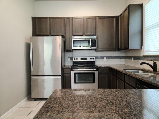 124 S Kanaio DR, Bastrop, TX 78602