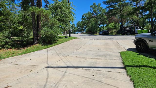 124 S Kanaio DR, Bastrop, TX 78602