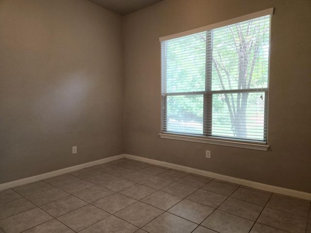 124 S Kanaio DR, Bastrop, TX 78602