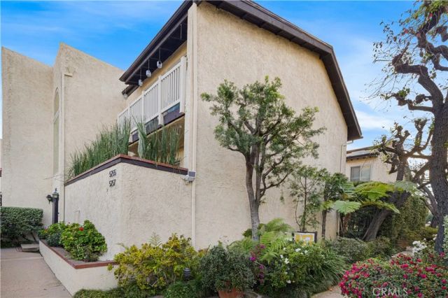 5255 Coldwater Canyon E, Sherman Oaks, CA 91401