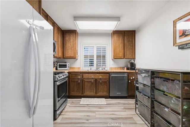 5255 Coldwater Canyon E, Sherman Oaks, CA 91401